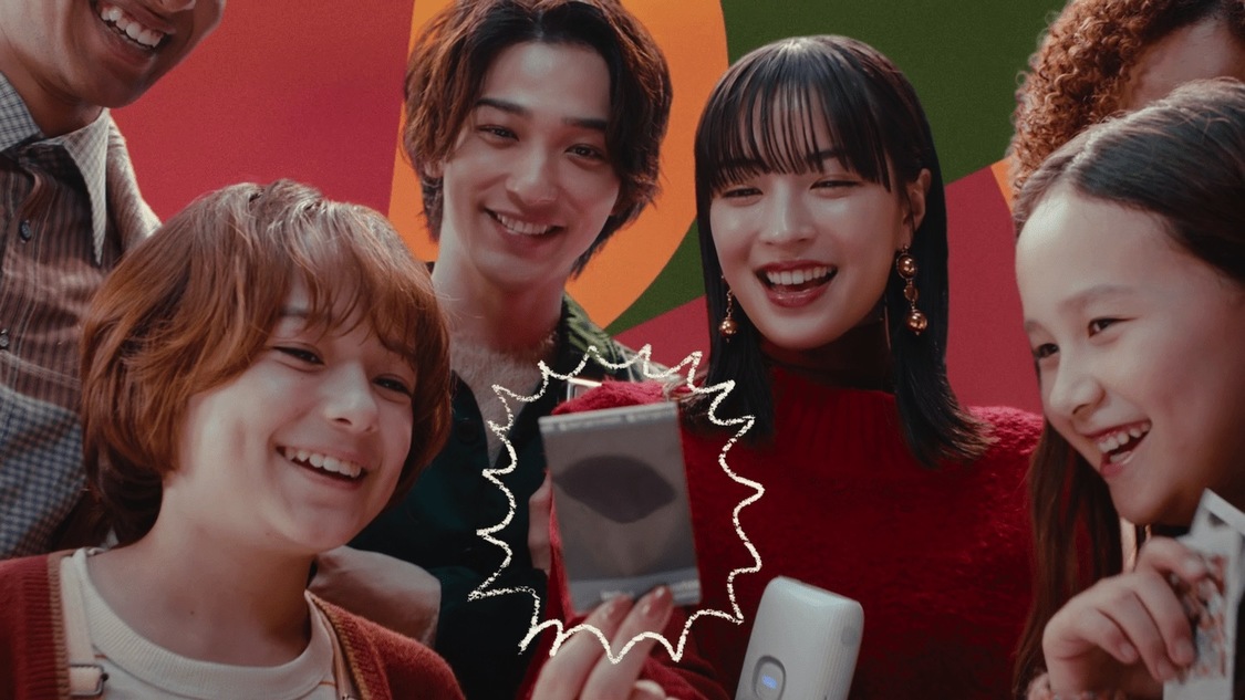 新TV-CM「クリスマスプレゼントにチェキ！」篇より