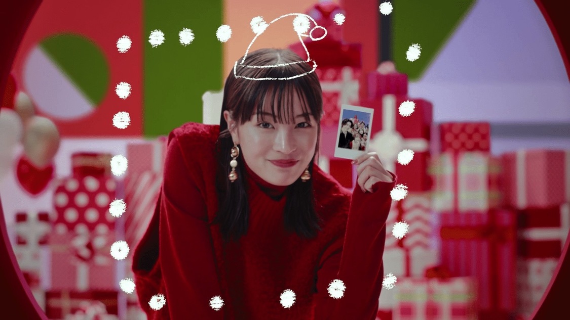 新TV-CM「クリスマスプレゼントにチェキ！」篇より