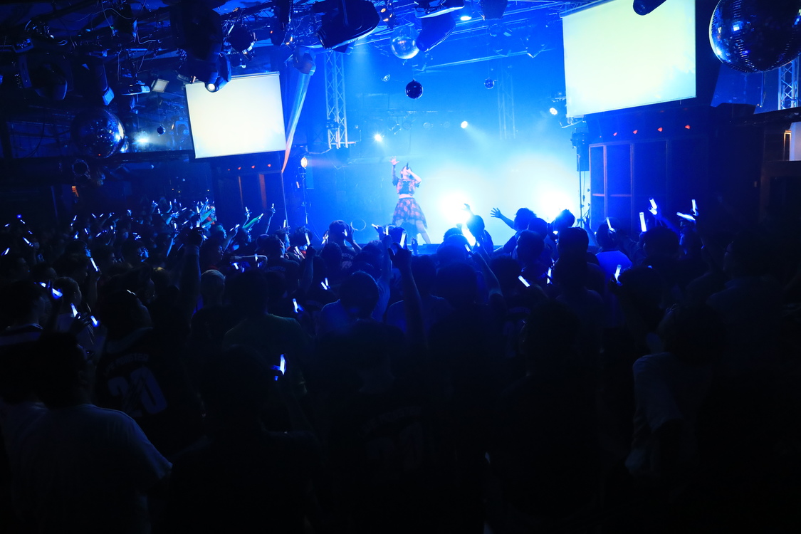 上月せれな＜LiVE MONSTER 20th BD＞より