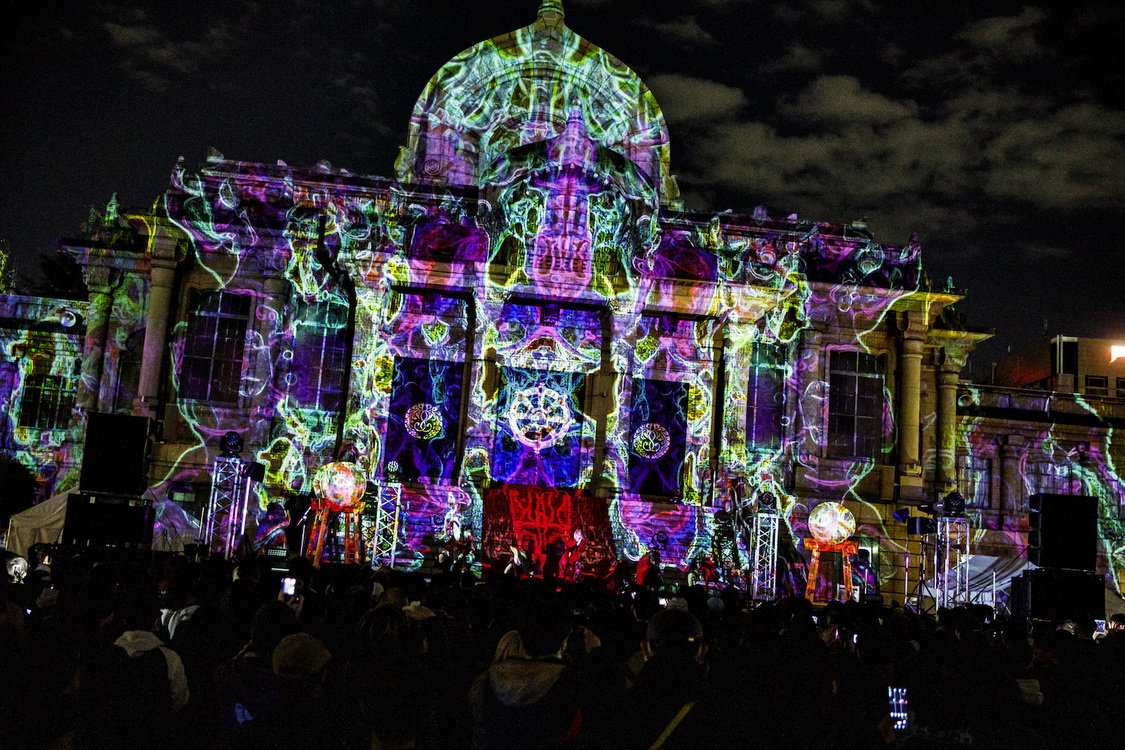 ＜NEO JAPONISM 帰国後初ワンマンライブ「凱旋乱舞」presented by文化放送＞築地本願寺（2023年12月2日）