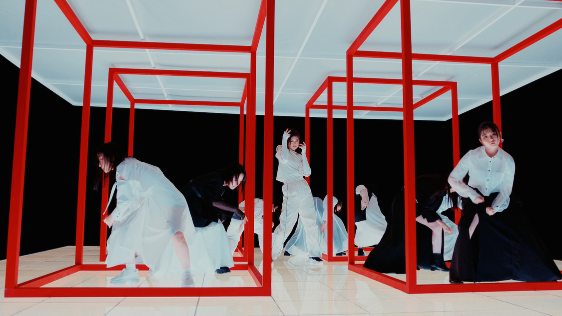 「眼差しSniper」MV（©OVERSE）