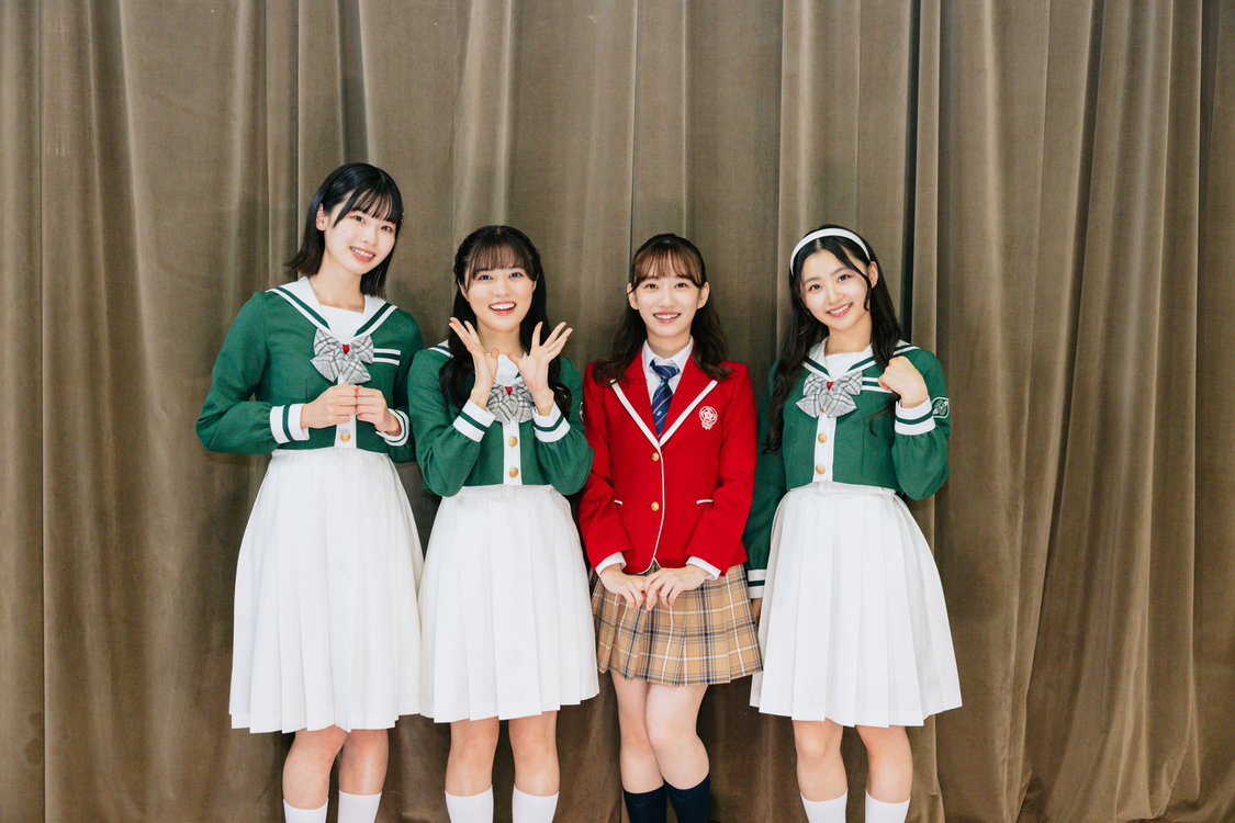 左から、浅井七海、堀内まり菜、関根優那、杏ジュリア