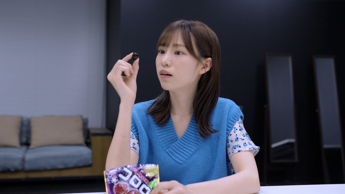 運上弘菜「コロロTVCMアンサームービー「運上弘菜 新食感を体験」篇」より