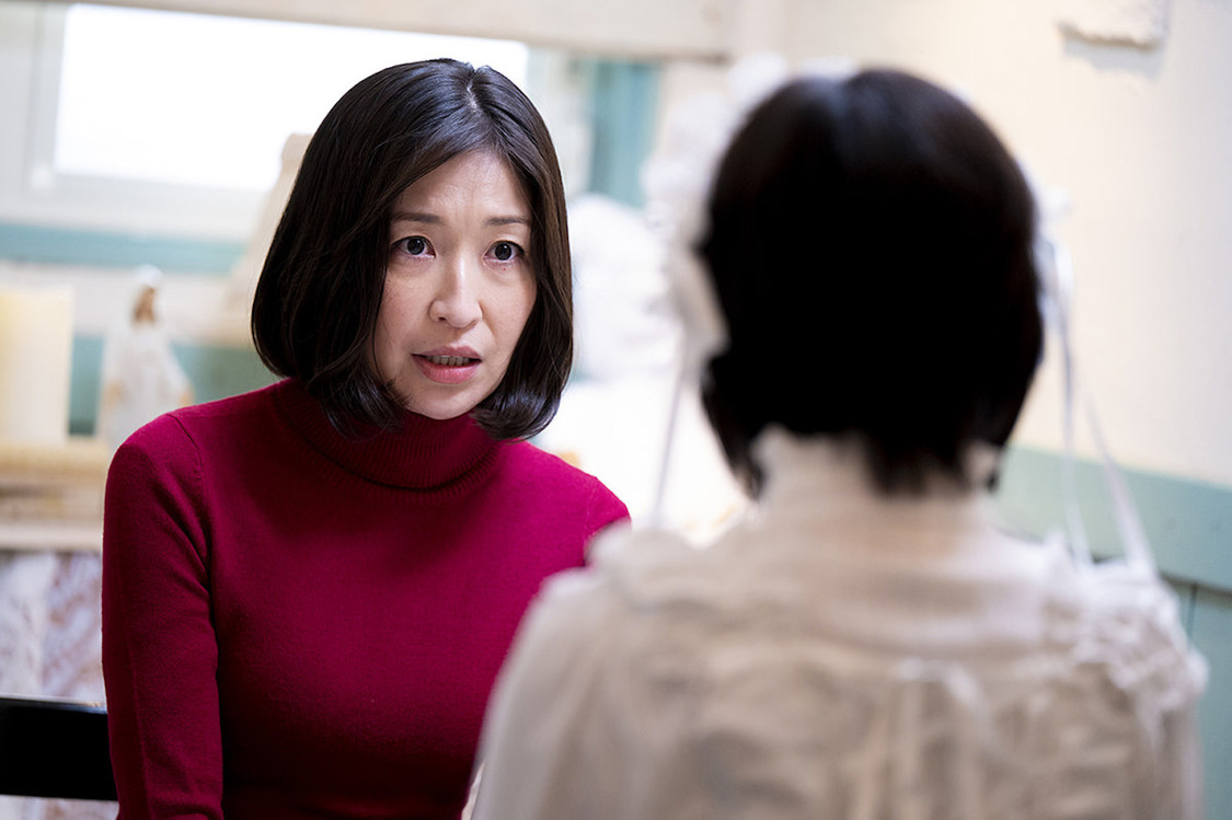 映画『コーヒーはホワイトで』場面写真より（©️映画「コーヒーはホワイトで」製作委員会）