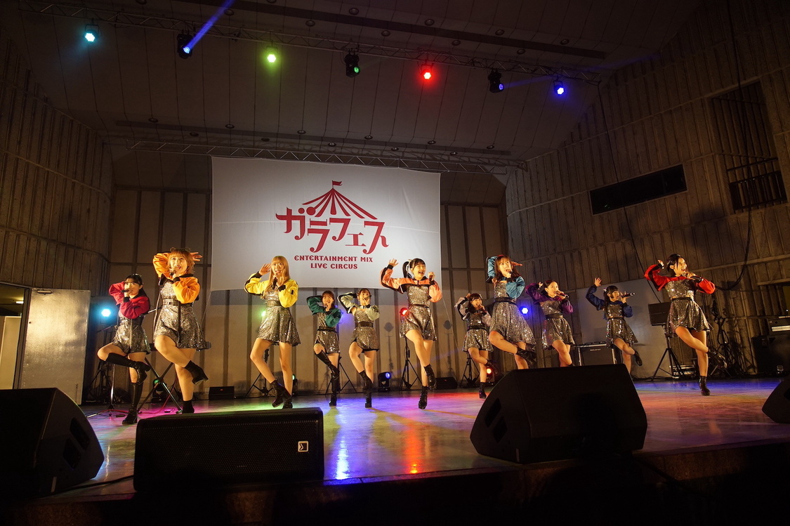 BEYOOOOONDS＜ケンズカフェ東京 PRESENTS ガラフェス 〜日比谷野音 デリシャスサンデー〜＞日比谷野外大音楽堂（2023年12月17日）