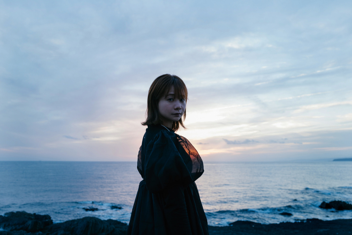 真奈＜真奈写真展 “愛”＞