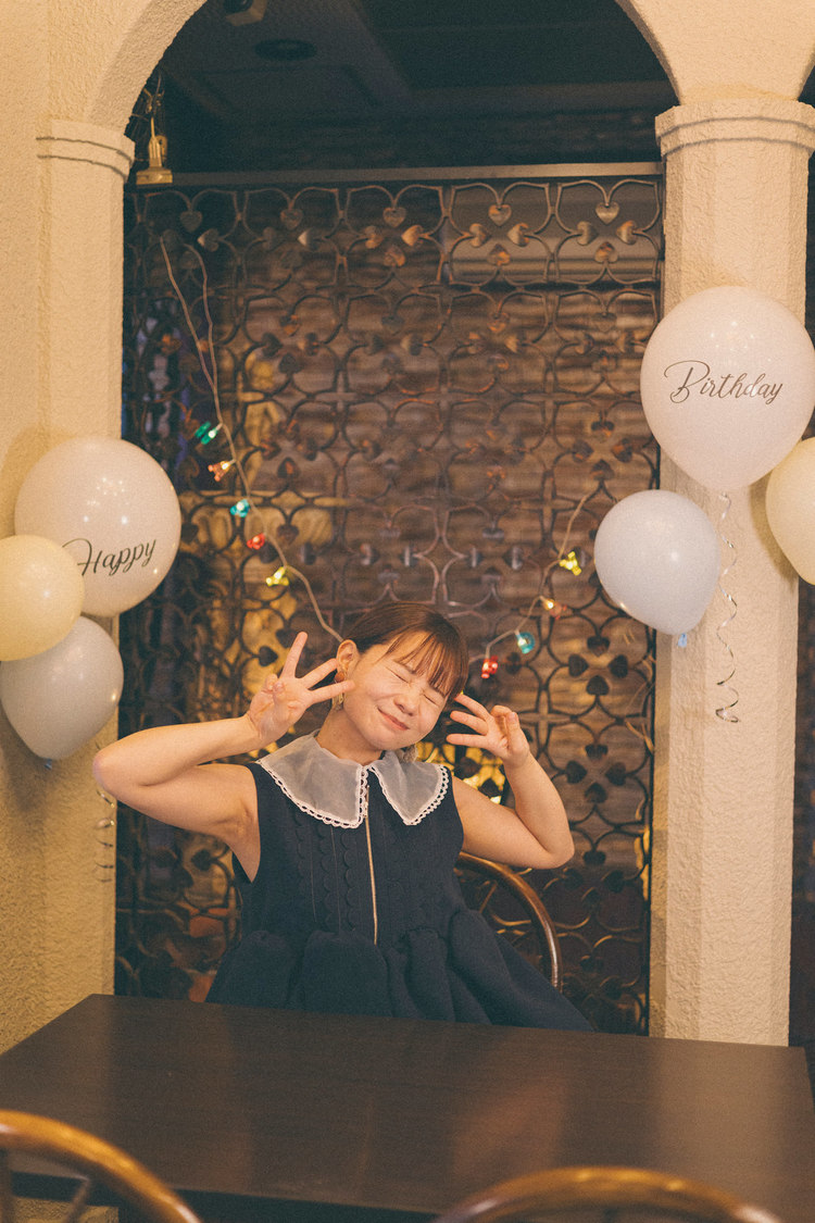 真奈＜真奈写真展 “愛”＞