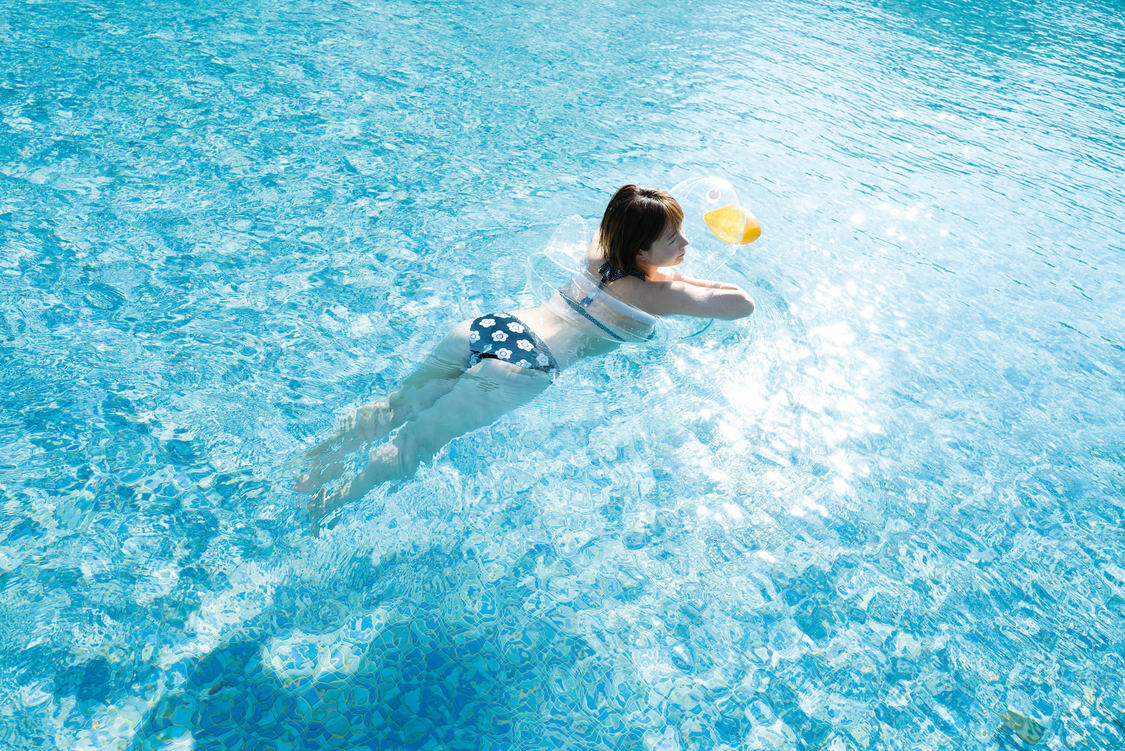 真奈＜真奈写真展 “愛”＞