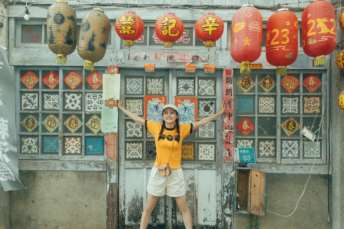 『髙石あかりファースト写真集 幻灯』より