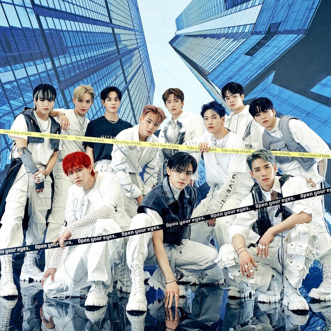 JO1（©LAPONE Entertainment）