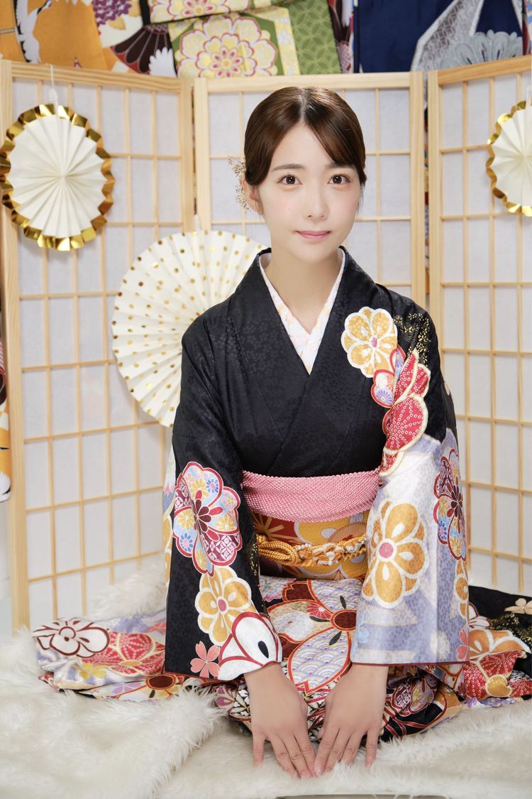 天羽希純（#2i2）