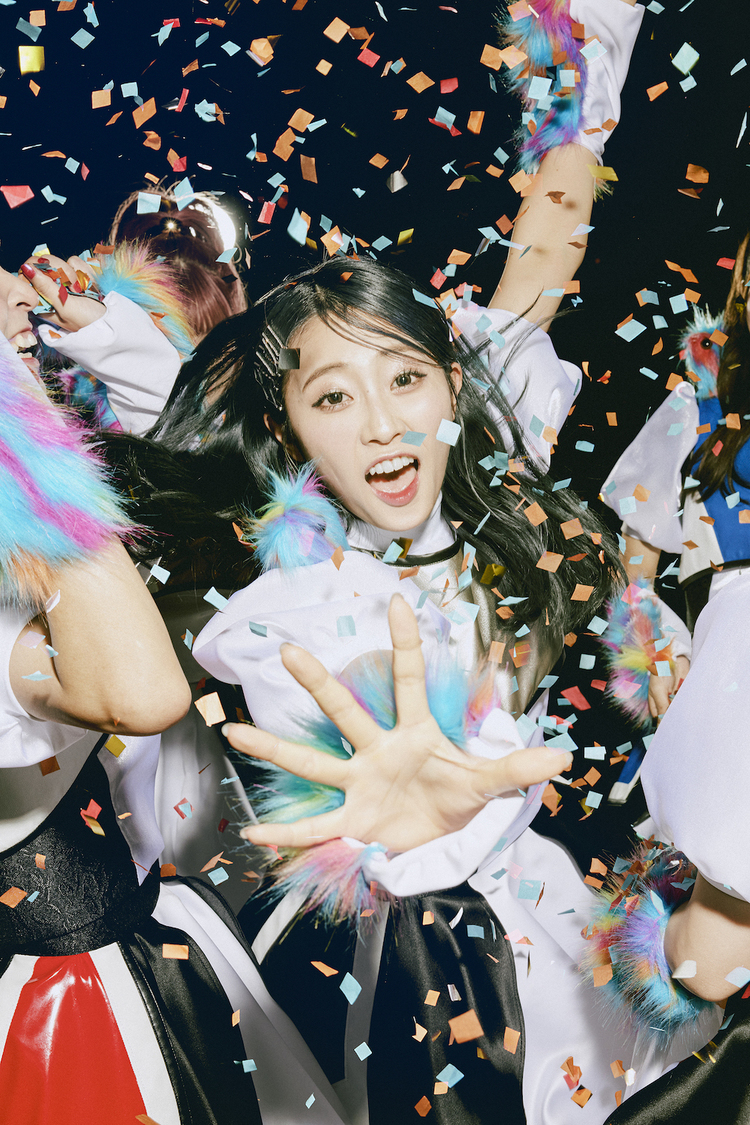 モモチ・ンゲール（豆柴の大群都内某所 a.k.a. MONSTERIDOL）