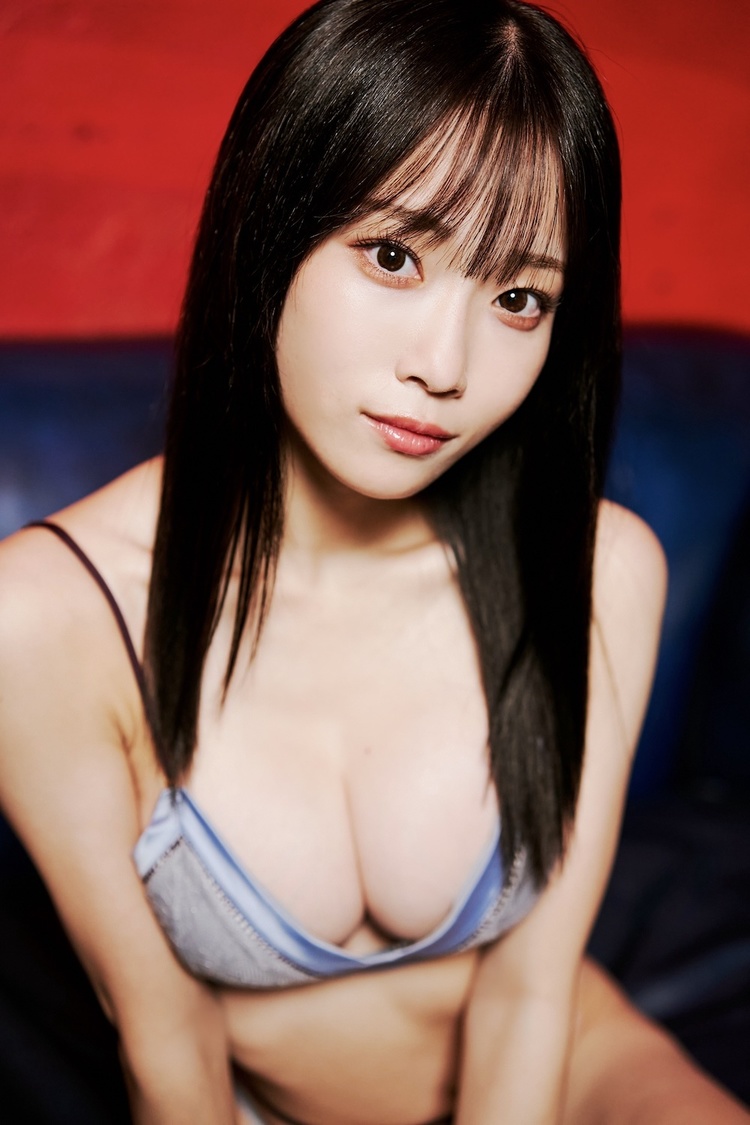 岸みゆ（#ババババンビ）『別冊ヤングチャンピオン』アザーカット（(C)たむらとも（秋田書店））