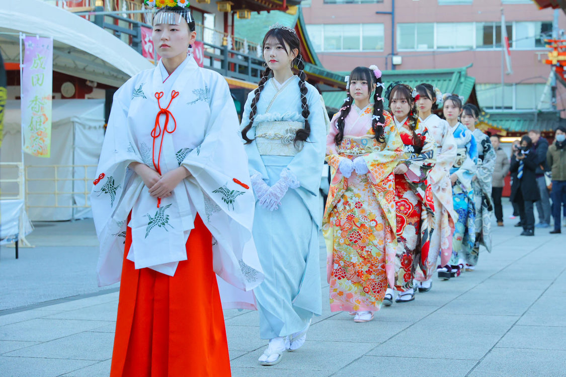 ＜2024年 AKB48 二十歳のつどい＞神田明神（2024年1月8日／ⒸAKB48）