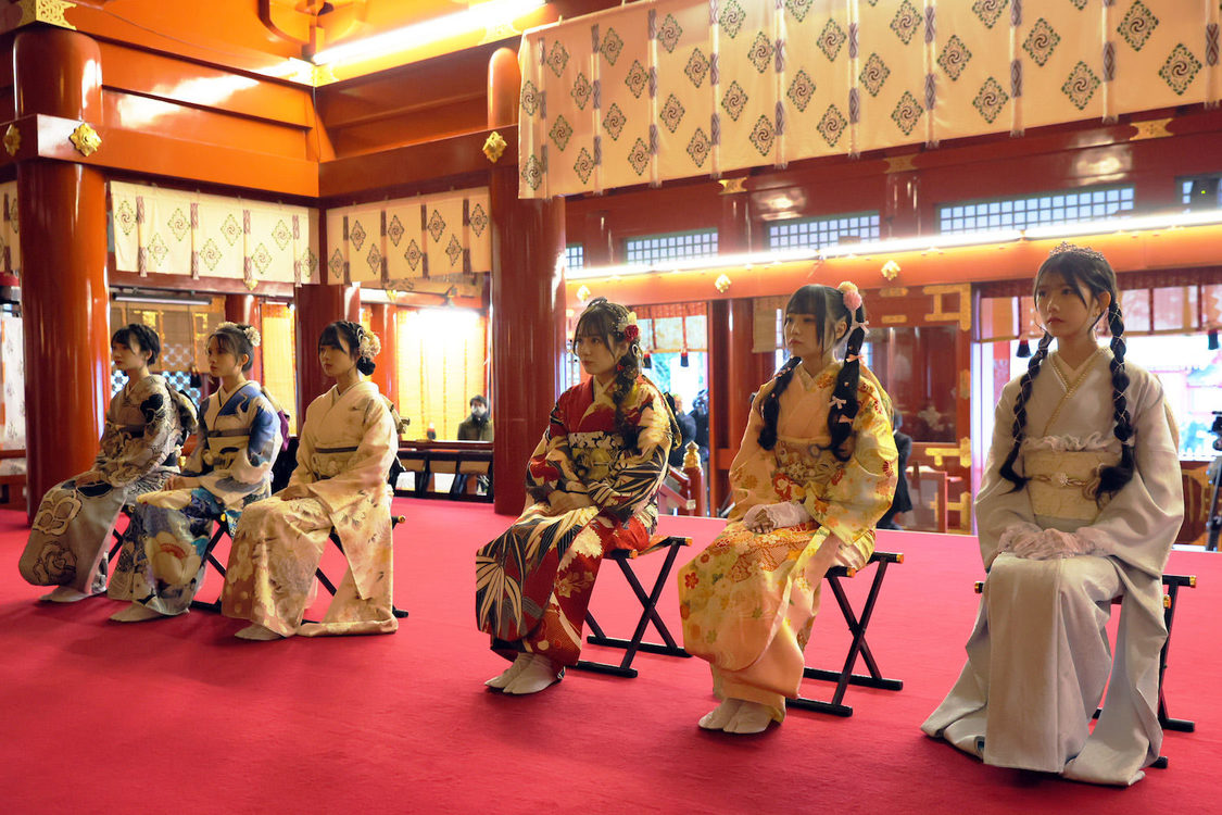 ＜2024年 AKB48 二十歳のつどい＞神田明神（2024年1月8日／ⒸAKB48）