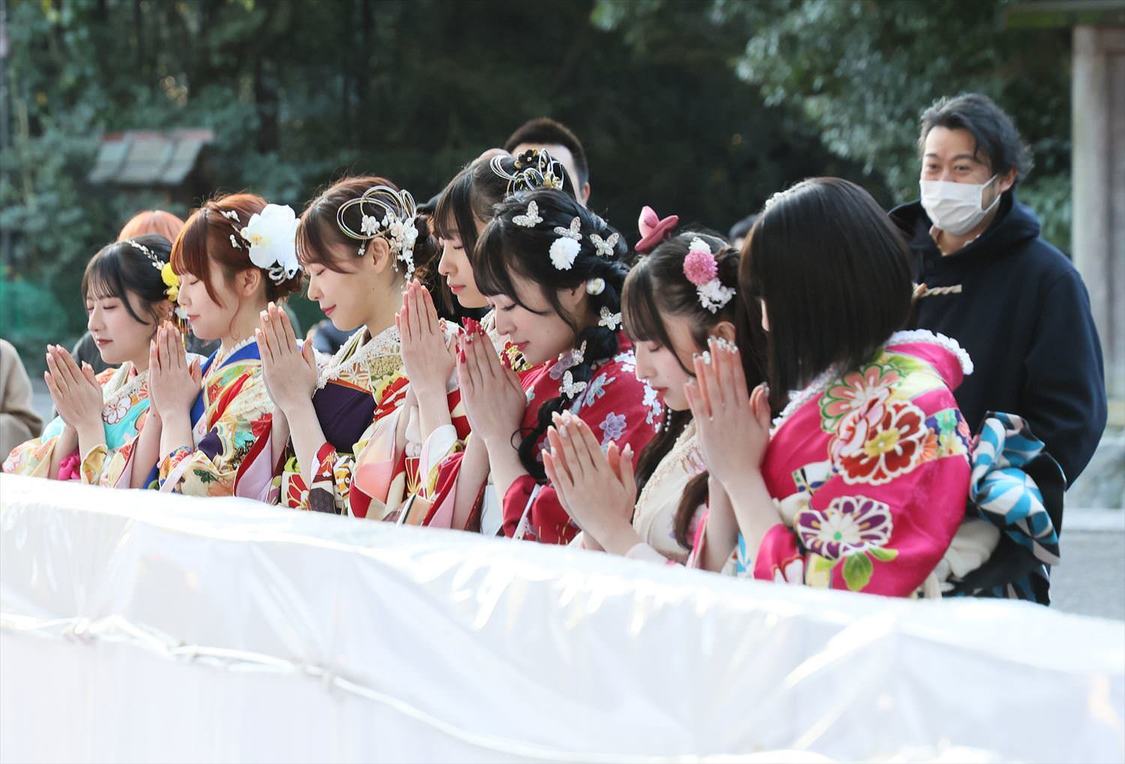 ＜SKE48 二十歳のつどい＞熱田神宮（2024年1月8日／©2024 Zest, Inc.／衣装協力：株式会社清水屋）