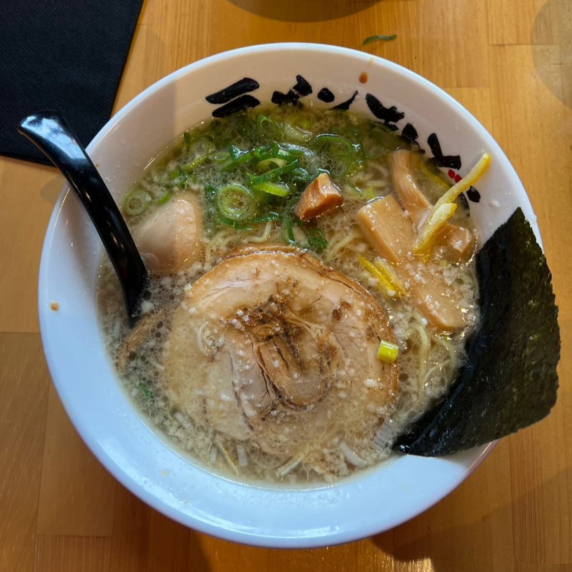 地元、越谷レイクタウンの付近にあるまめぞうで初ラーメンしたぞー！！！