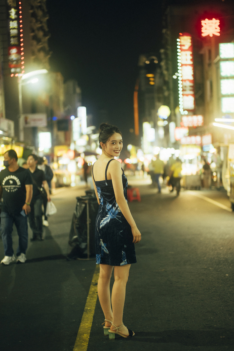 （『髙石あかりファースト写真集　幻灯』（東京ニュース通信社刊） 撮影：横山マサト）