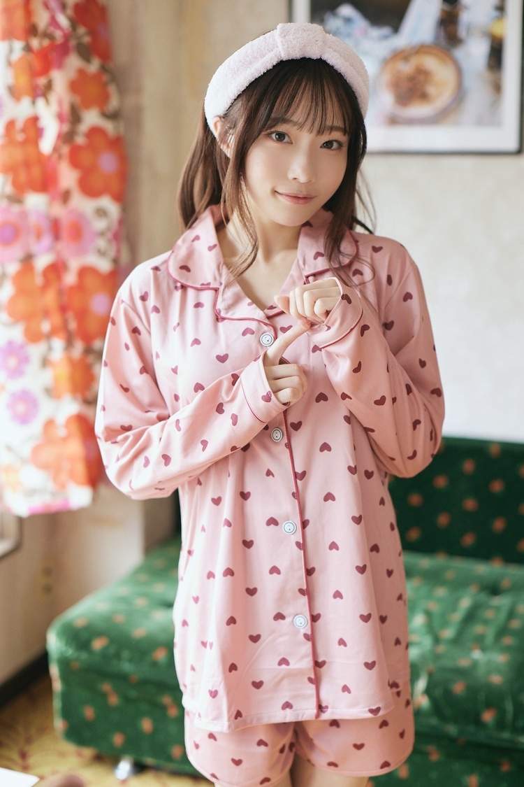 岸みゆ（#ババババンビ）『ヤングガンガン』アザーカット（(C)撮影／フジシロタカノリ）