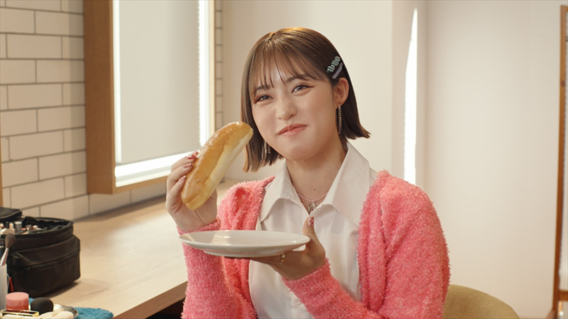 WEB-CM「ふわもちコッペ　りんご＆カスタード 思い出の味でハピろー！」篇