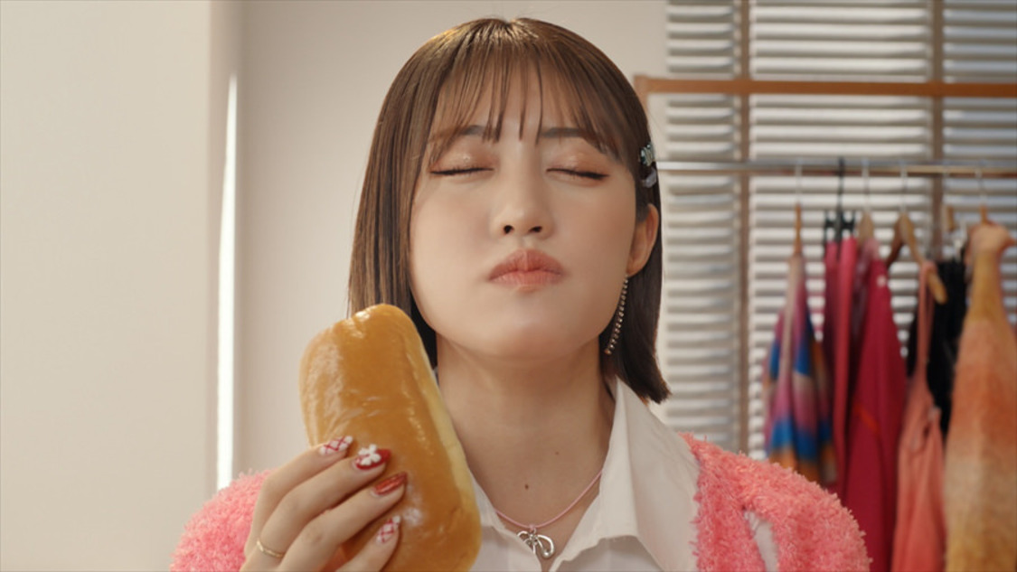 WEB-CM「ふわもちコッペ　りんご＆カスタード 思い出の味でハピろー！」篇