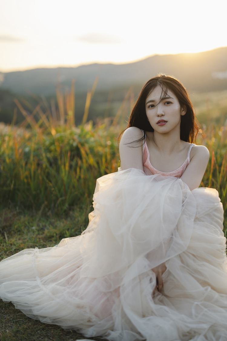 『AKB48 下尾みう 1st写真集「僕だけのもの」』収録カット(C)HIROKAZU／KADOKAWA