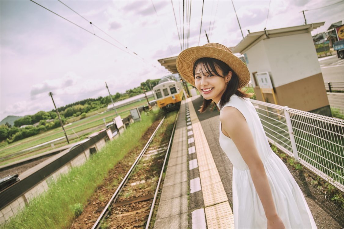『NGT48 本間日陽 2nd 写真集 陽射し色』未公開カット（(C)KADOKAWA (C)Flora PHOTO/ You Ishii）