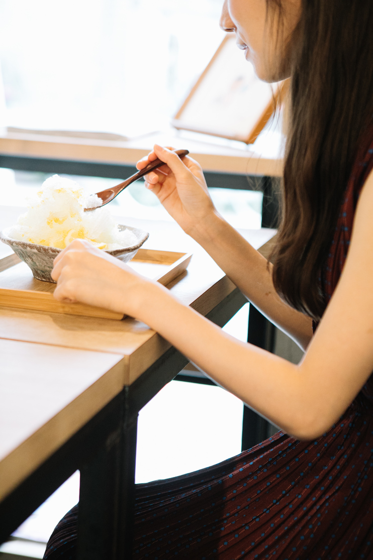 江嶋綾恵梨（26時のマスカレイド）｜東京・世田谷『松﨑煎餅 松陰神社前店』