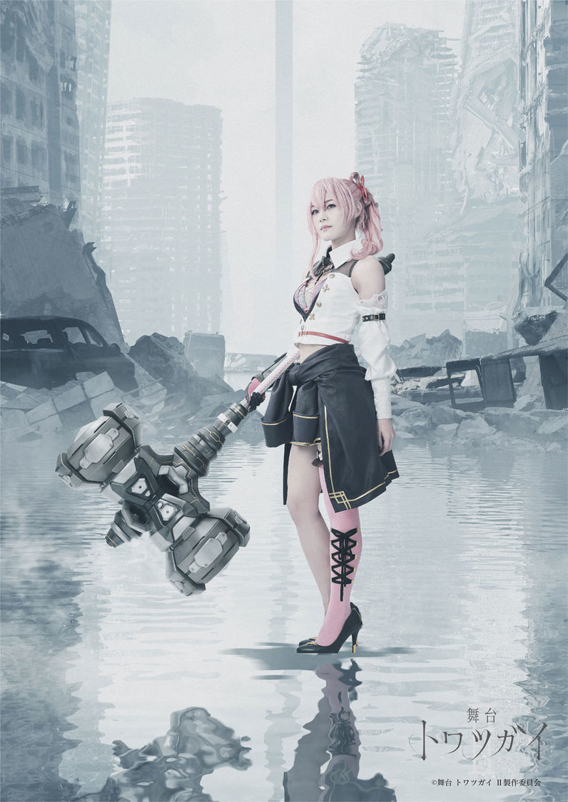 フラミンゴ役・長谷川玲奈（(C) 舞台 トワツガイ II製作委員会 (C) SQUARE ENIX）