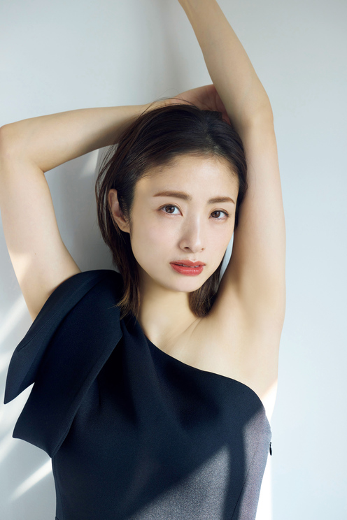 🍭 上戸彩、変わらぬ美スタイルで魅了！ 『FLASH』表紙＆巻頭登場