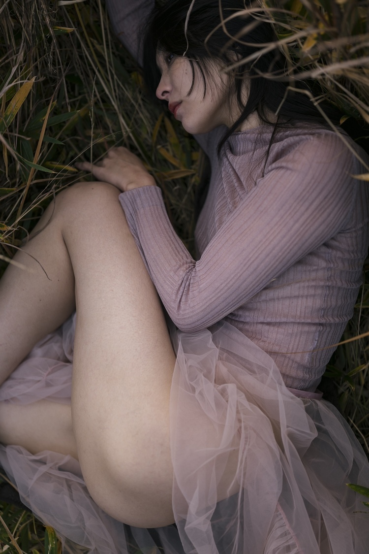 山崎真実ラスト写真集『カメリア』（©藤本和典（小学館））