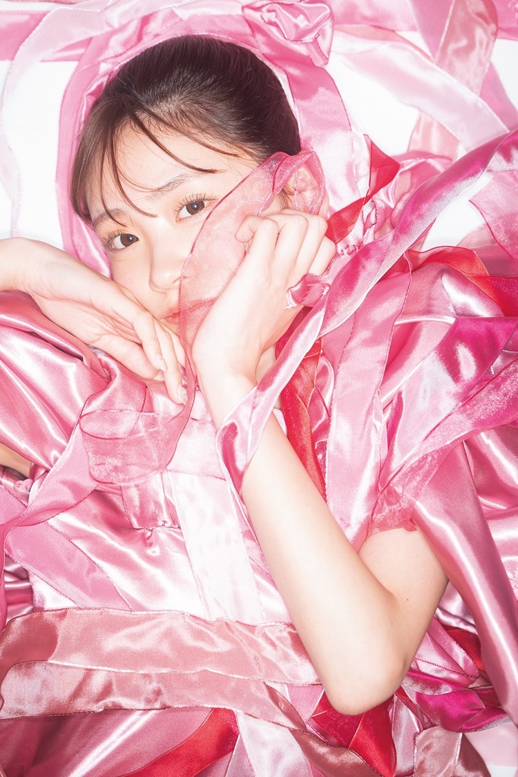 『櫻井優衣1st写真集 YUi』新規カット（撮影：佐藤佑一）