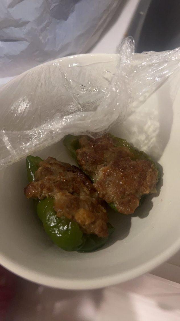 体調崩していたのですが、友達がわざわざ肉詰めピーマン作ってくれました……神