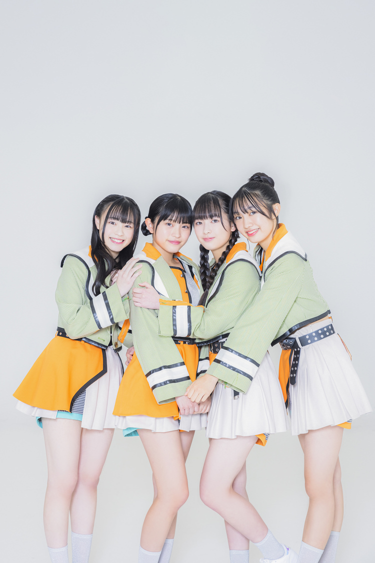 左から、安井泉妃、黒坂美羽、白石るり、青山菜花