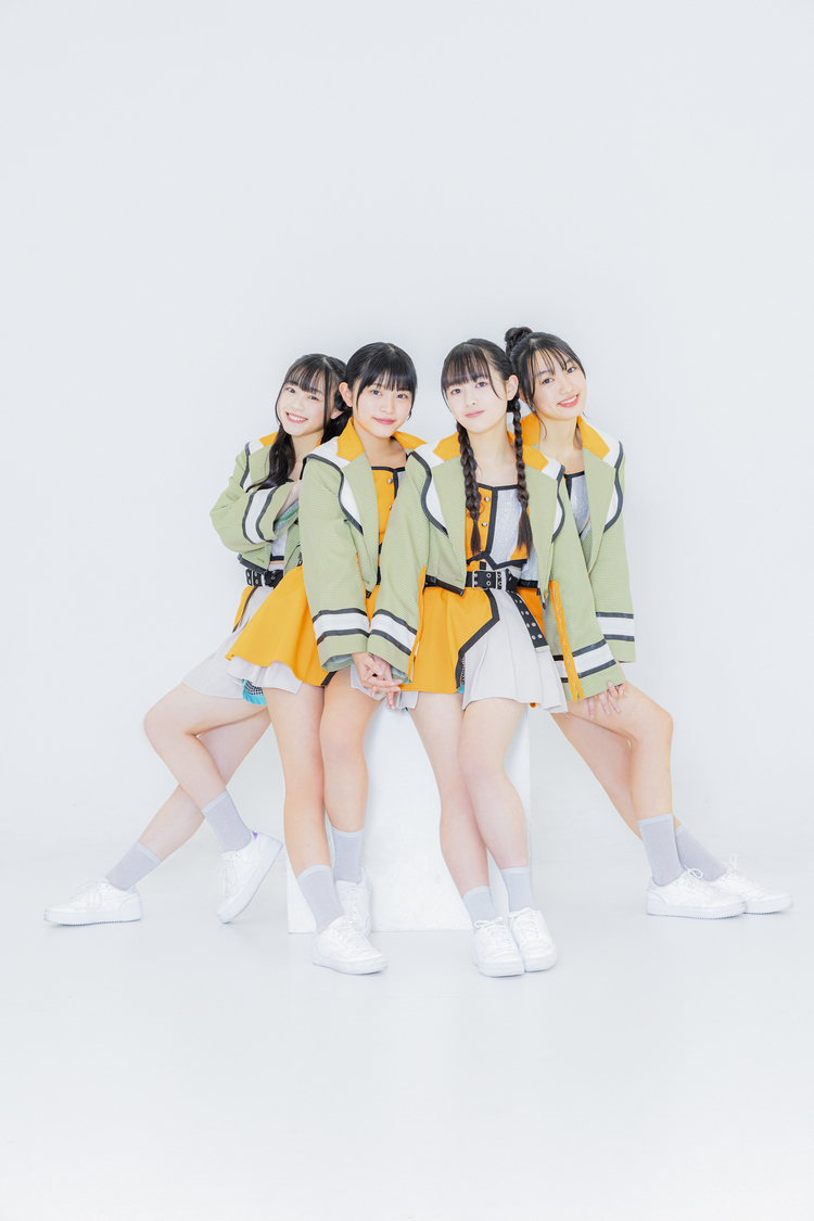 左から、安井泉妃、黒坂美羽、白石るり、青山菜花