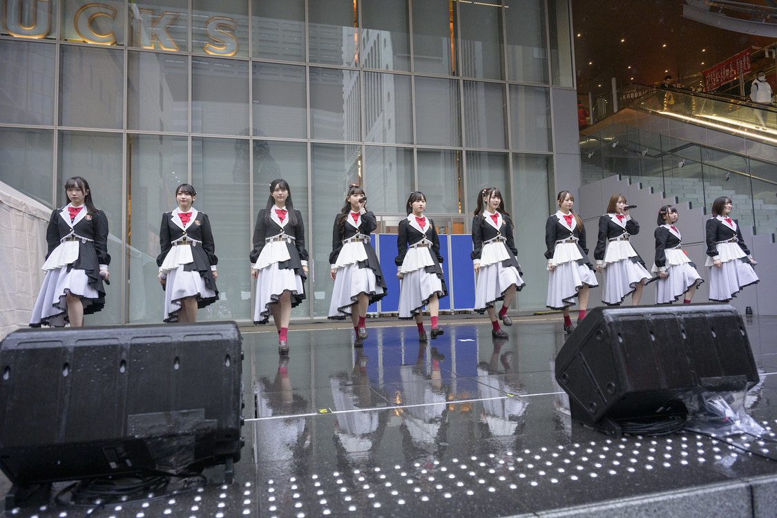 高嶺のなでしこ＜メジャーデビューリリースイベント＞東急歌舞伎町タワー屋外ステージ（2024年2月21日）