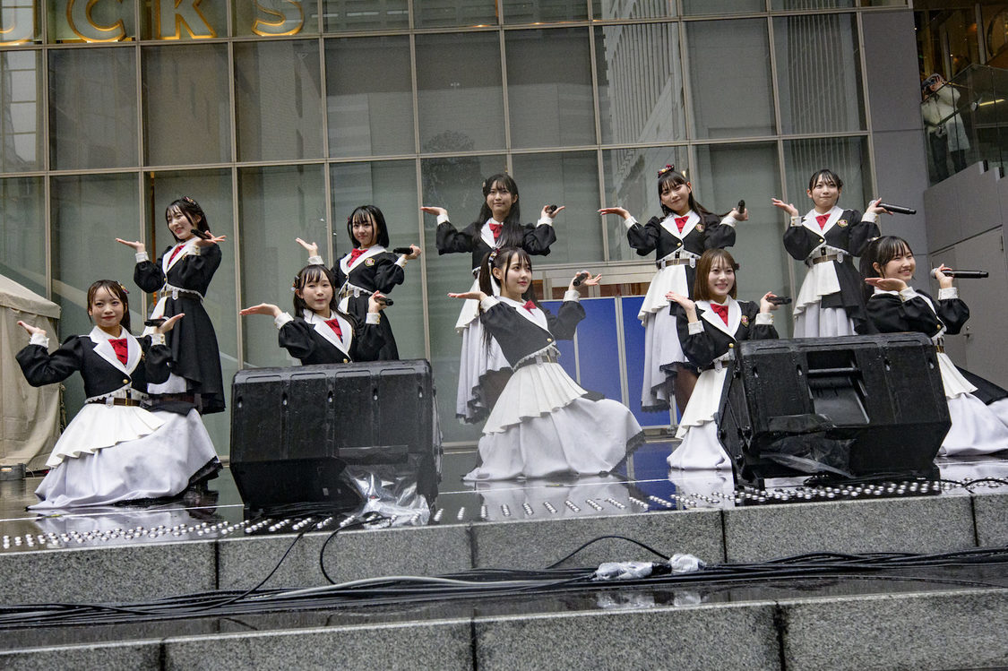 高嶺のなでしこ＜メジャーデビューリリースイベント＞東急歌舞伎町タワー屋外ステージ（2024年2月21日）