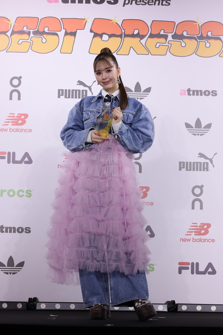 藤田ニコル＜atmos presents SNEAKER BEST DRESSER AWARD（スニーカーベストドレッサー賞）2024授賞式・記者発表会＞AOYAMA GRAND HALL（2024年2月22日）