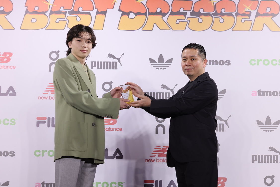 imase＜atmos presents SNEAKER BEST DRESSER AWARD（スニーカーベストドレッサー賞）2024授賞式・記者発表会＞AOYAMA GRAND HALL（2024年2月22日）