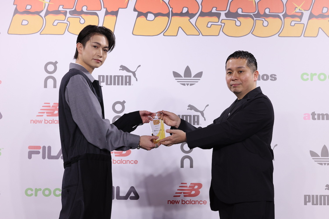 綱啓永＜atmos presents SNEAKER BEST DRESSER AWARD（スニーカーベストドレッサー賞）2024授賞式・記者発表会＞AOYAMA GRAND HALL（2024年2月22日）