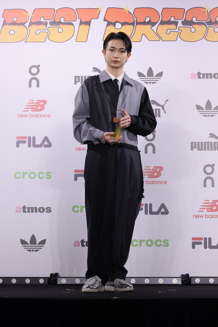 綱啓永＜atmos presents SNEAKER BEST DRESSER AWARD（スニーカーベストドレッサー賞）2024授賞式・記者発表会＞AOYAMA GRAND HALL（2024年2月22日）