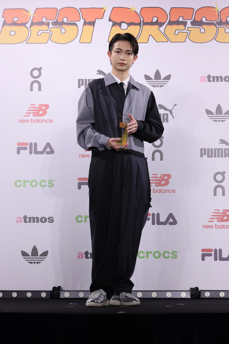 綱啓永＜atmos presents SNEAKER BEST DRESSER AWARD（スニーカーベストドレッサー賞）2024授賞式・記者発表会＞AOYAMA GRAND HALL（2024年2月22日）