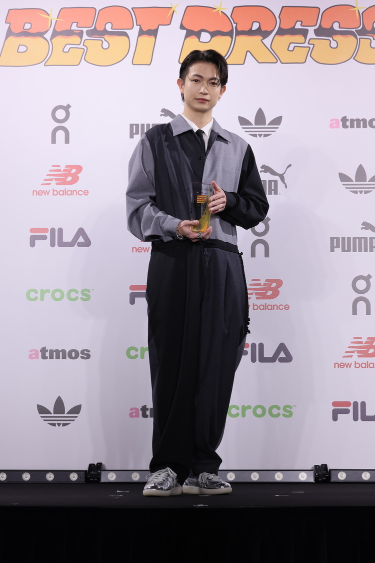 綱啓永＜atmos presents SNEAKER BEST DRESSER AWARD（スニーカーベストドレッサー賞）2024授賞式・記者発表会＞AOYAMA GRAND HALL（2024年2月22日）