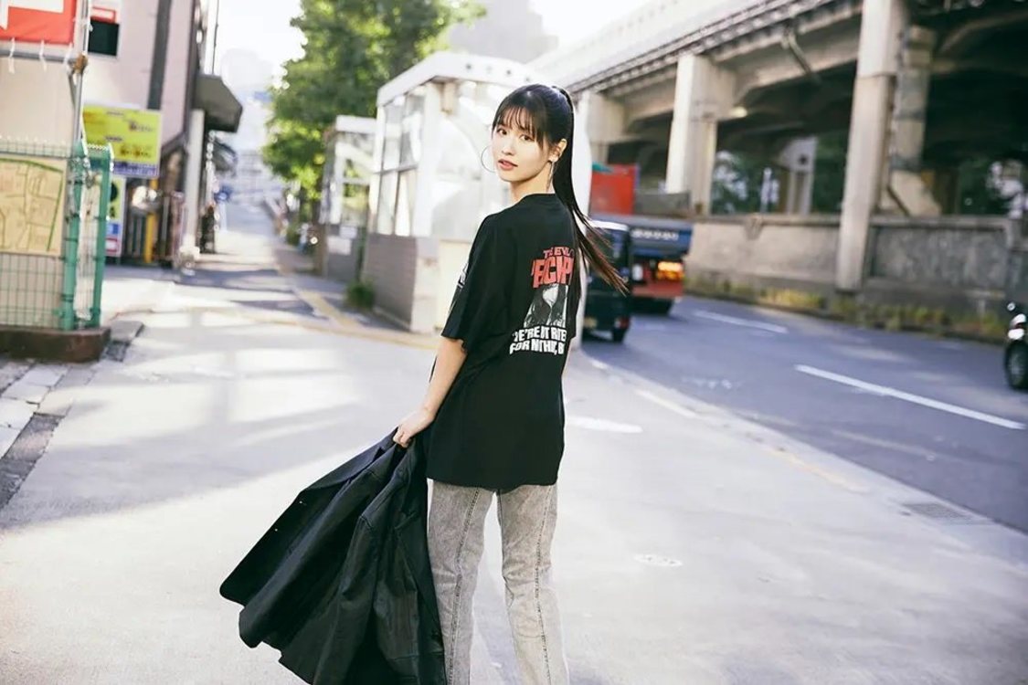 【SAKURA MOMO】THE EVIL PEACH PIE TEE
