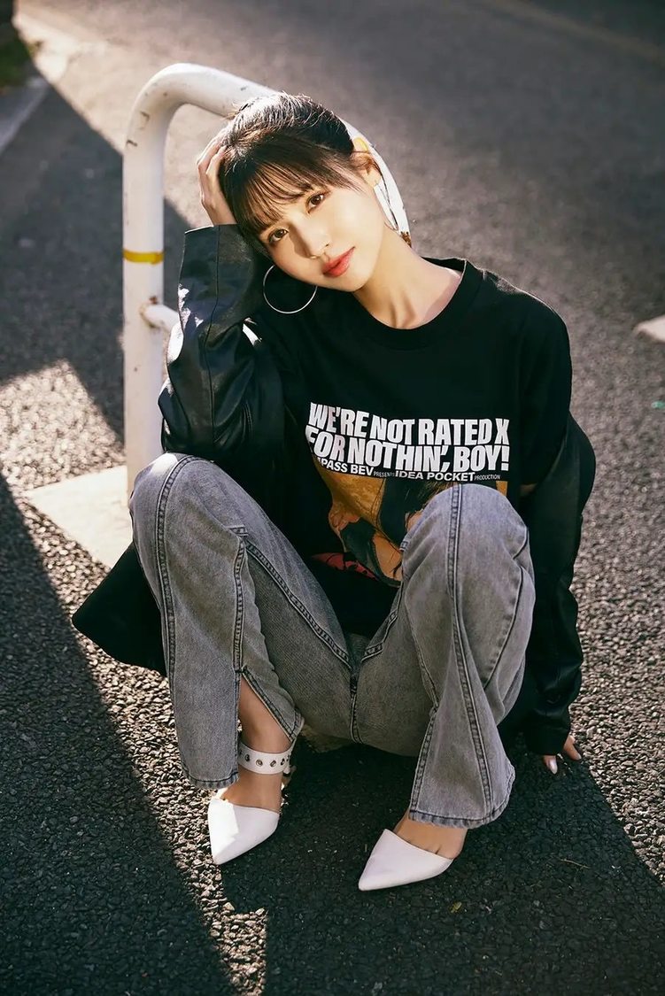 【SAKURA MOMO】THE EVIL PEACH PIE TEE