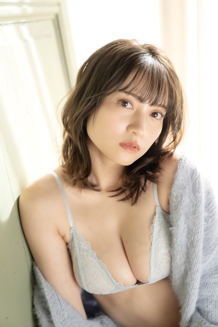 桃月なしこ『週刊少年チャンピオン』アザーカット（(C)小池伸一郎／秋田書店）