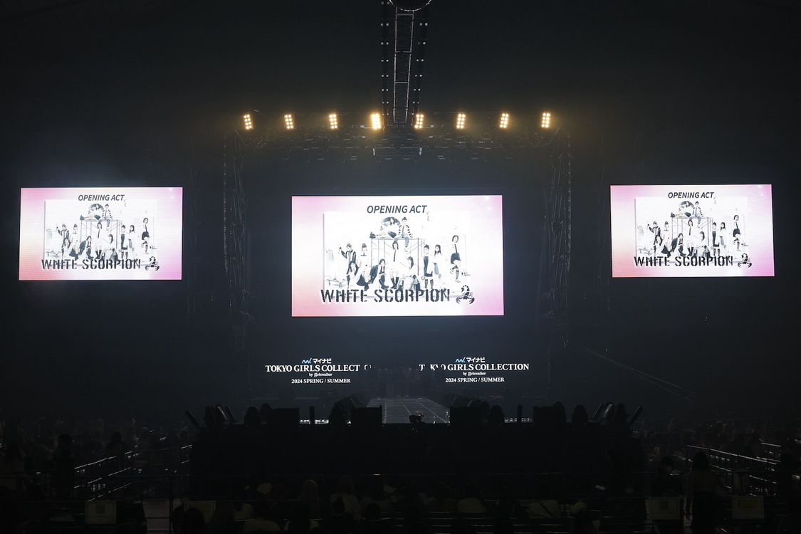 WHITE SCORPION＜第38回 マイナビ 東京ガールズコレクション 2024 SPRING/SUMMER＞国立代々木第一体育館（2024年3月2日／©マイナビ TOKYO GIRLS COLLECTION 2024 SPRING/SUMMER）