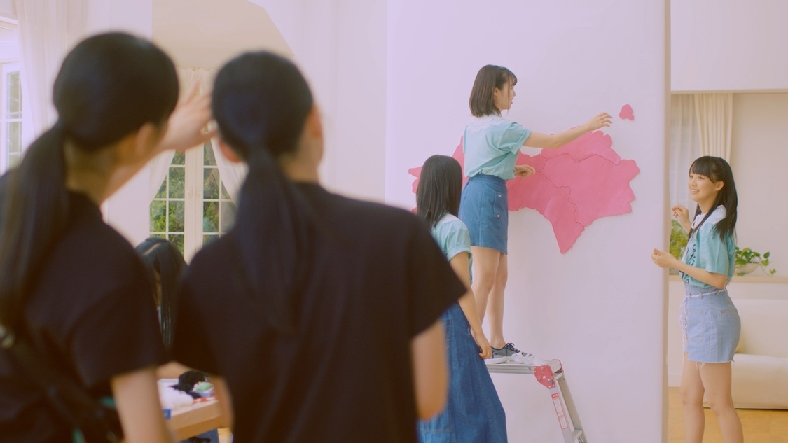 「海の色を知っているか？」MVより　©STU/KING RECORDS