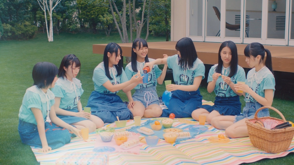 「海の色を知っているか？」MVより　©STU/KING RECORDS