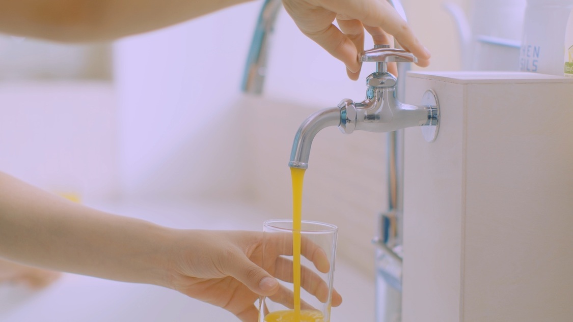 「海の色を知っているか？」MVより　©STU/KING RECORDS